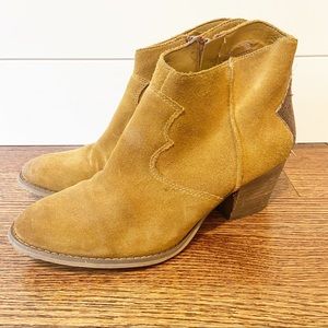 Marc Fisher | Leather Ankle side zip booties 8.5